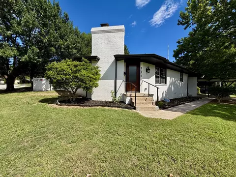 7000 Park Place Dr, Richland Hills, TX 76118