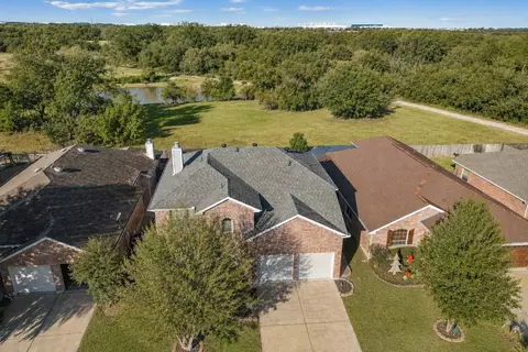 14053 Lost Spurs Rd, Roanoke, TX 76262