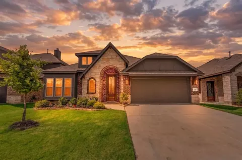4520 Mill Falls Dr, Crowley, TX 76036