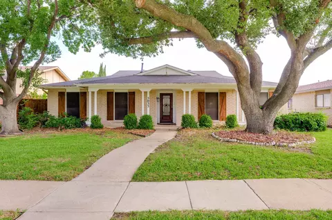 5033 Stanley Dr, The Colony, TX 75056