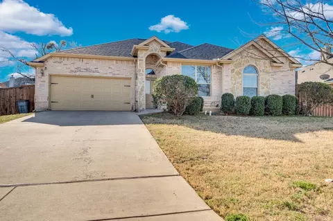 3721 Cecelia Ln, Forest Hill, TX 76140