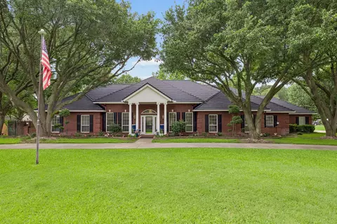 400 Timberlake Dr, Azle, TX 76020
