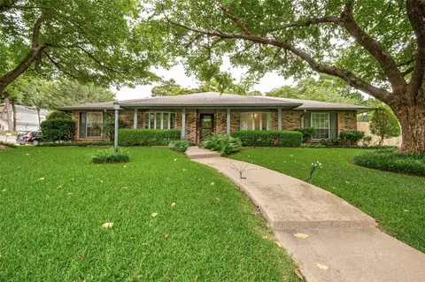4700 Creekside Dr, Arlington, TX 76013