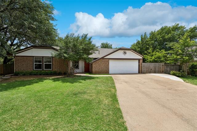 2206 Sexton Dr, Arlington, TX 76015