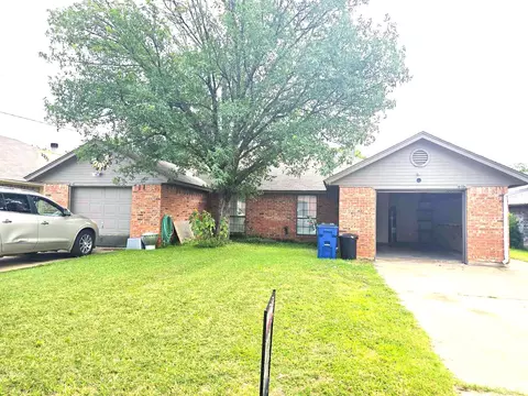 1005 Mitchell Ln, Burleson, TX 76028