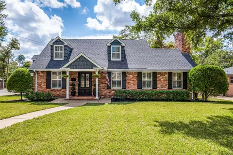1734 Kiltartan Dr, Dallas, TX 75228