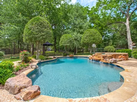 6 Bluebonnet Trl, Greenville, TX 75402