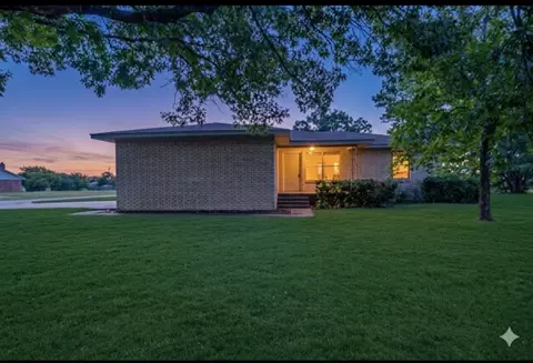 324 Cole Rd, Red Oak, TX 75154