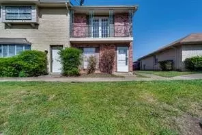 14 W Townhouse Ln #34, Grand Prairie, TX 75052
