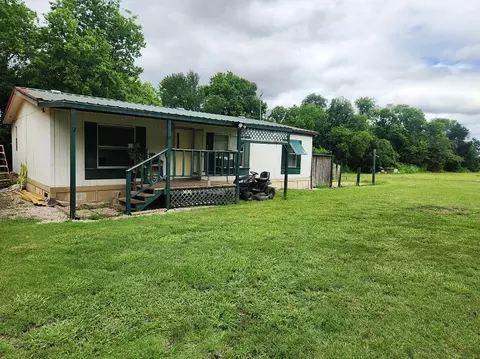 1664 County Road 4925, Trenton, TX 75490