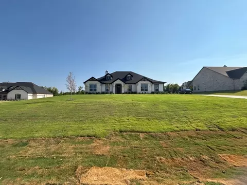411 Indian Creek Rd, Van Alstyne, TX 75495