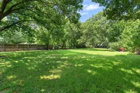 1311 S Clements St, Gainesville, TX 76240