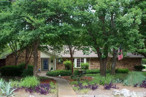 5240 Kiwanis Rd, Dallas, TX 75236