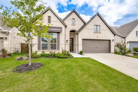 1717 Buttercup Ave, Aubrey, TX 76227