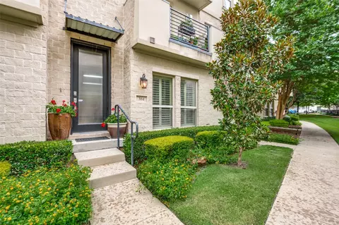 7333 Valley View Ln #304, Dallas, TX 75240
