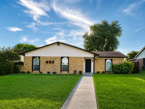 1037 Nancy Ln, Lancaster, TX 75134
