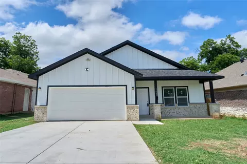 1405 E Maddox Ave, Fort Worth, TX 76104