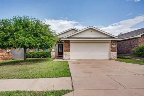 2713 Gardendale Dr, Fort Worth, TX 76120