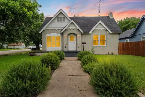 Exterior - 2600 N 17th St, Waco, TX 76708 photo 2 of 6