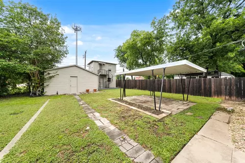 Exterior - 2600 N 17th St, Waco, TX 76708 photo 4 of 6