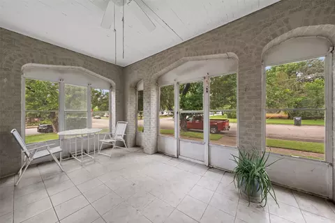 Exterior - 2600 N 17th St, Waco, TX 76708 photo 3 of 6