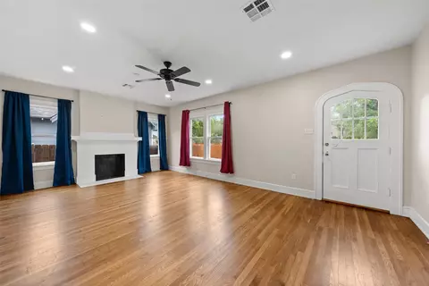 Living - 2600 N 17th St, Waco, TX 76708 photo 2 of 4