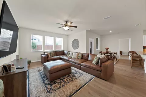 9720 Lariat Dr, Aubrey, TX 76227
