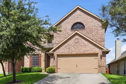 1905 Fountain Meadows Dr, Euless, TX 76039