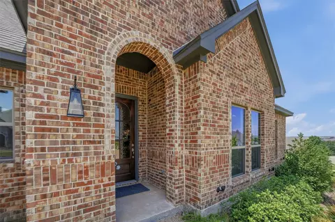 8110 Spanish Hills Dr, Benbrook, TX 76126