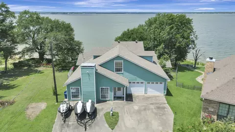 203 Port Dr, Gun Barrel City, TX 75156
