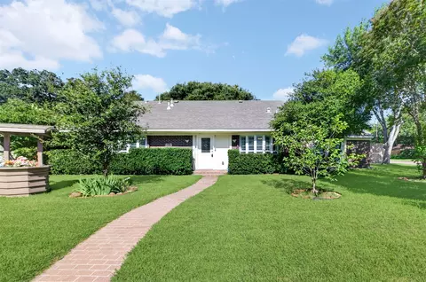 313 King Richard St, Irving, TX 75061