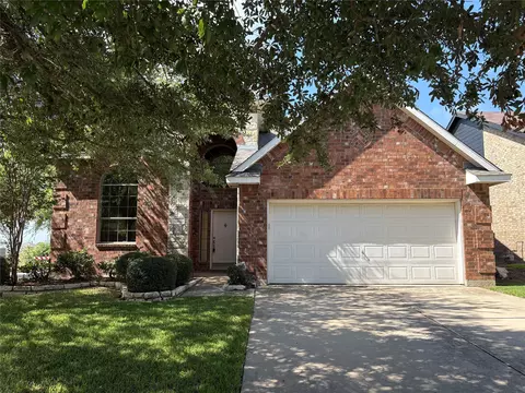 10701 Ambling Trl, Fort Worth, TX 76108