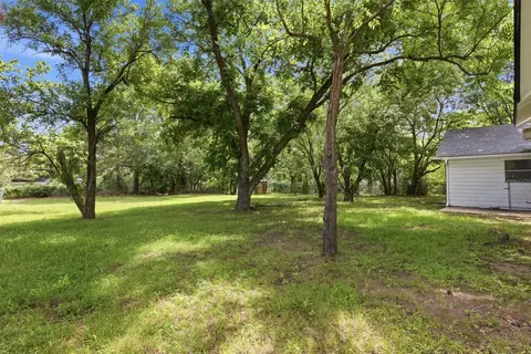 Exterior - 630 E Acheson St, Denison, TX 75021 photo 4 of 4