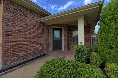 1304 Luckenbach Dr, Forney, TX 75126