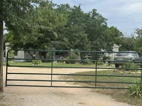 376 Johnson Bend Rd, Weatherford, TX 76088