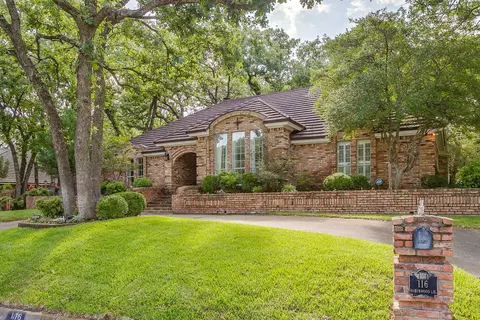 116 Robinwood Ln, Azle, TX 76020