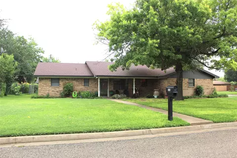 2610 Jasmine St, Stephenville, TX 76401