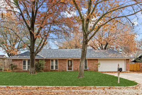 611 Field St, Colleyville, TX 76034