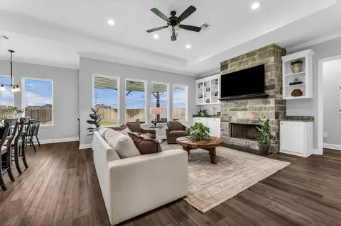 154 Water View Ln, Robinson, TX 76706