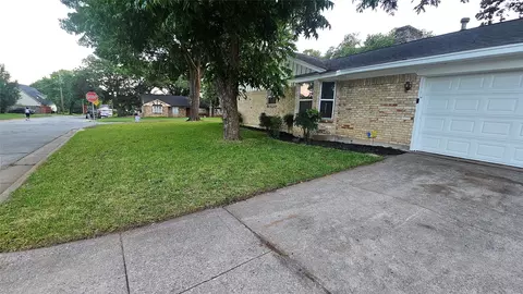 7449 Monterrey Dr, Fort Worth, TX 76112