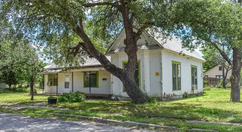 Exterior - 200 E 7th St, Brady, TX 76825 photo 2 of 2