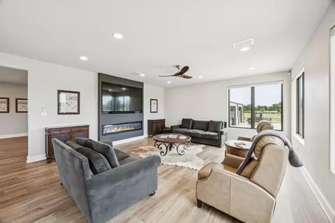Living - 836 Vz County Rd, Van, TX 75790 photo 2 of 2