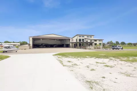 Exterior - 836 Vz County Rd, Van, TX 75790 photo 3 of 6