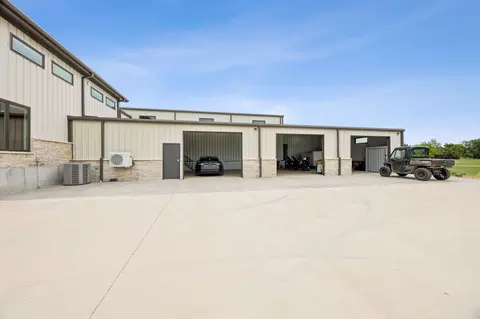 Exterior - 836 Vz County Rd, Van, TX 75790 photo 4 of 6