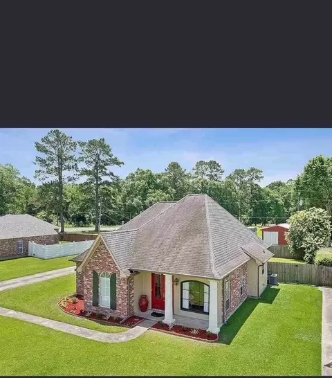 7432 Lake Meadow Dr, Denham Springs, LA 70706