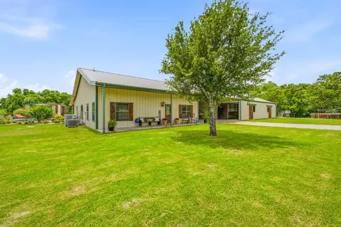 261 Dub Ln, Poolville, TX 76487