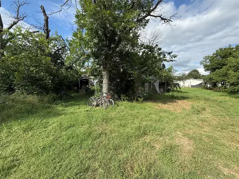 801 12 E Walcott Ave, Comanche, TX 76442 photo 3