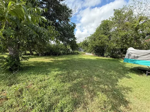 801 12 E Walcott Ave, Comanche, TX 76442