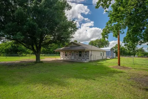 503 E Sanger St, Celeste, TX 75423