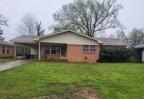 637 Woodmont Pl, Shreveport, LA 71108